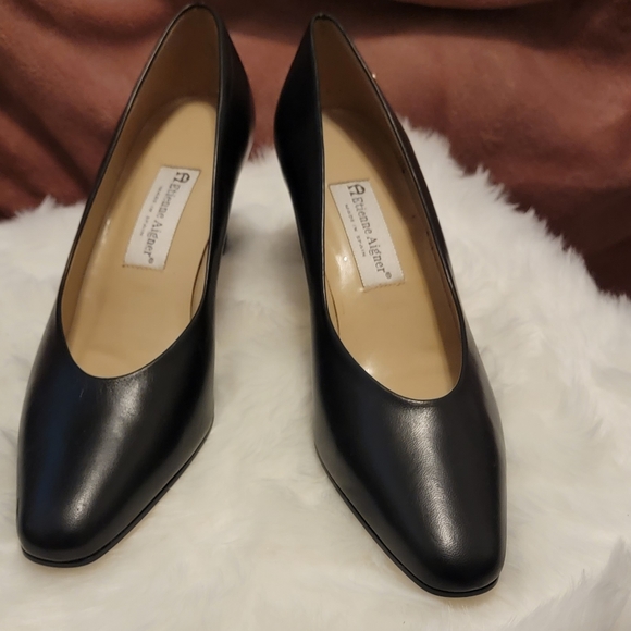 Etienne Aigner Shoes Euc Etienne Aigner Black Leather Pumps Size